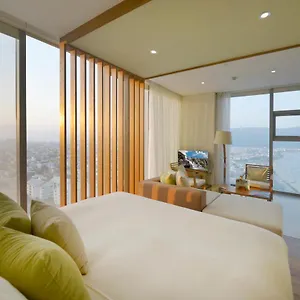 fusion-suites-danang-beach-hotel.dananghotels.net/